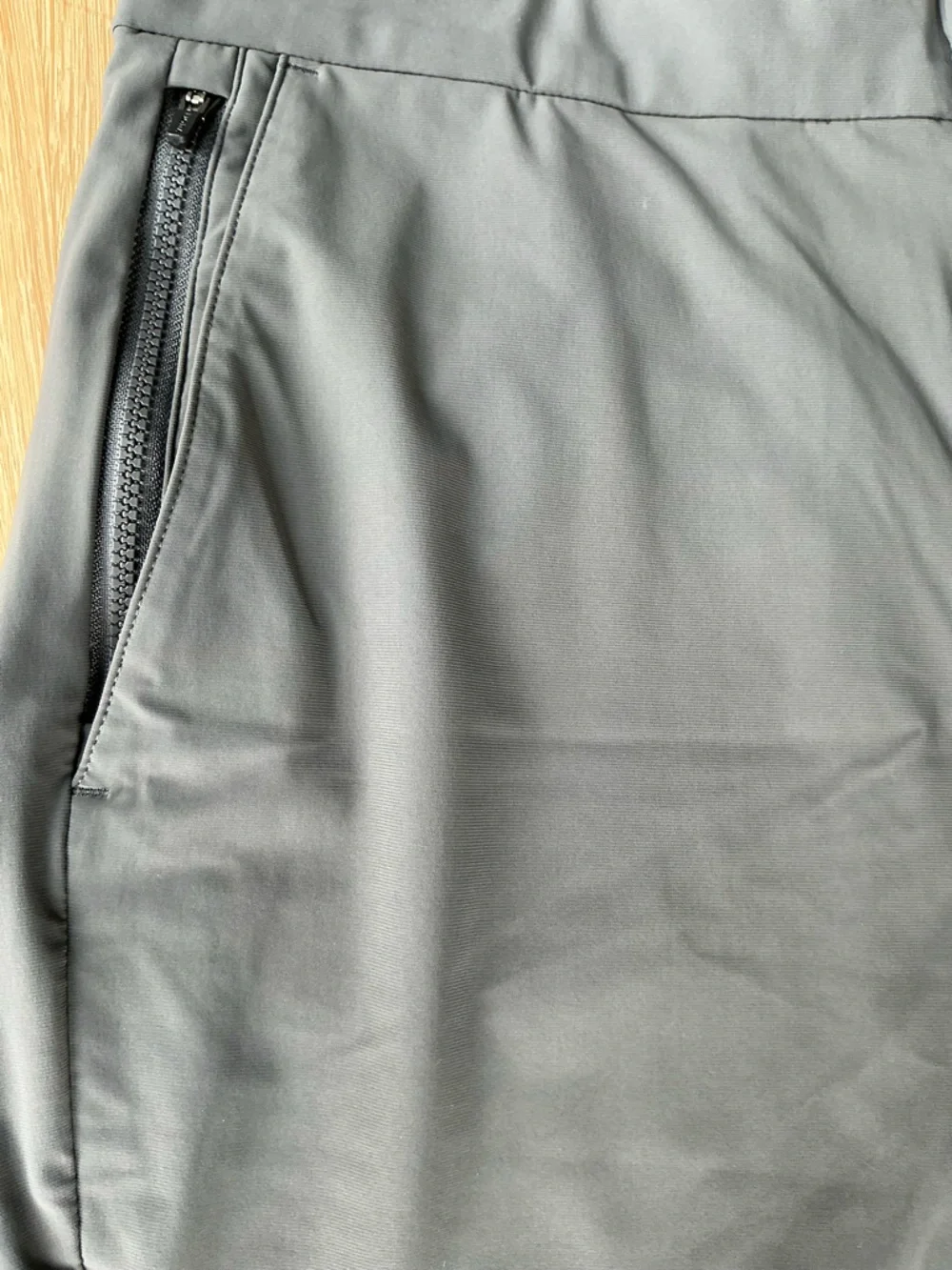 Vuori Fleet Chino Short Charcoal 8” Inseam Men’s Medium - Picture 4 of 8